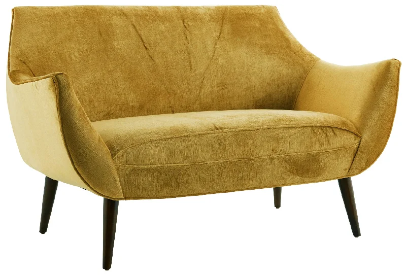 Track lighting for modernizing traditional interiorsLeandro Settee