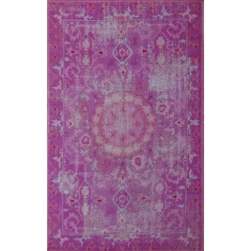 Track lighting with adjustable armsOrgandie Rug