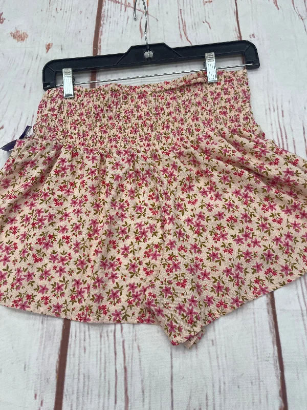 Floral Shorts Clothes Mentor, Size M