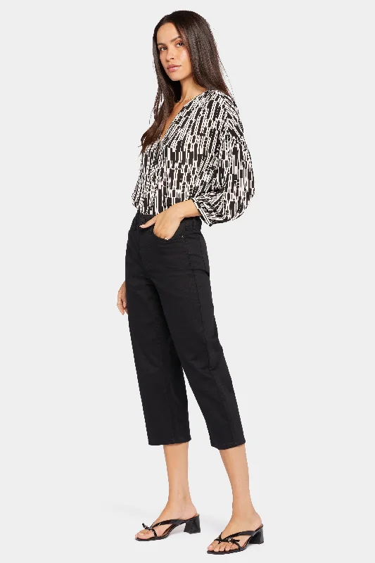 Joni Relaxed Capri Jeans In Petite - Black