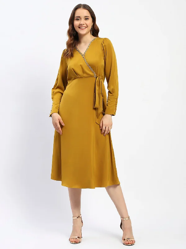 Madame Empire Waist Chain Accented Mustard Midi Dress